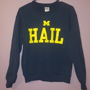 U of M crewneck sweatshirt